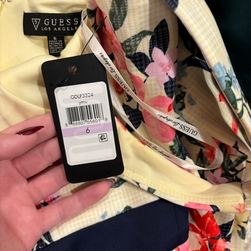GUESS FLORAL DRESS - Picture 9 of 11